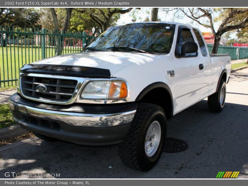 Oxford White / Medium Graphite 2002 Ford F150 XL SuperCab 4x4