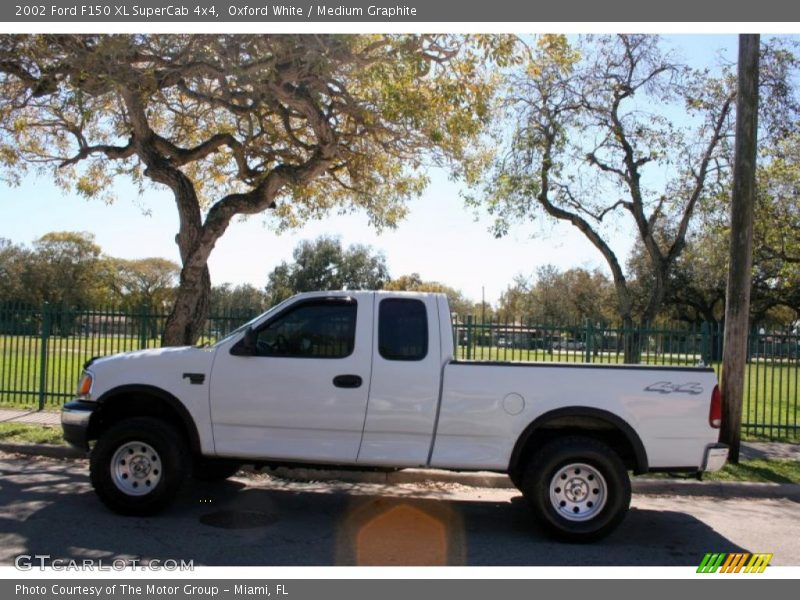 Oxford White / Medium Graphite 2002 Ford F150 XL SuperCab 4x4