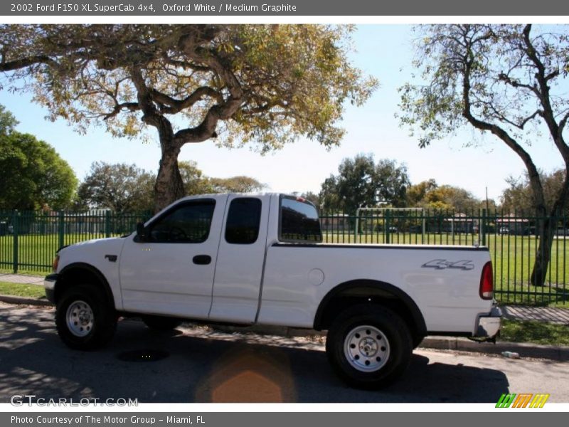Oxford White / Medium Graphite 2002 Ford F150 XL SuperCab 4x4
