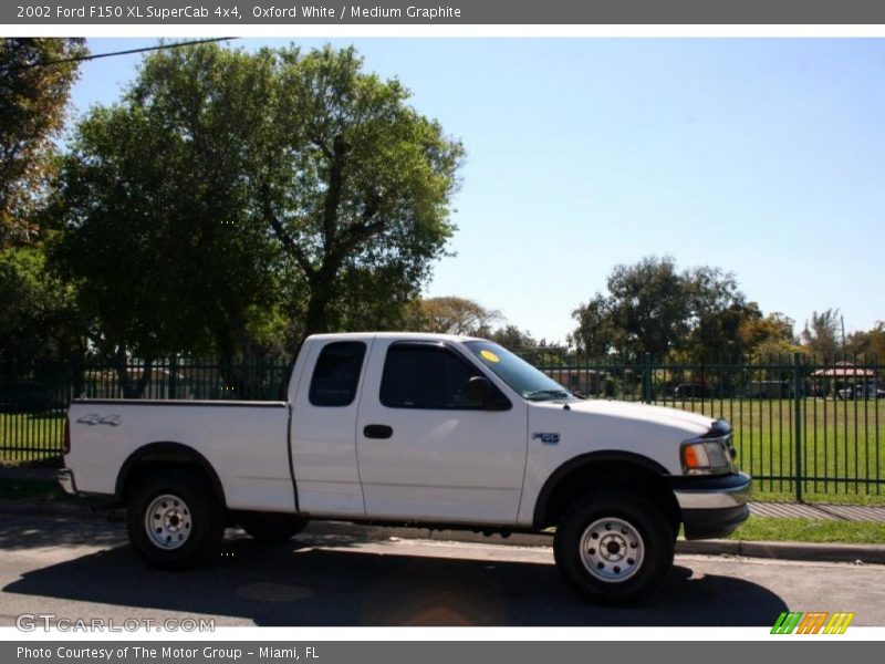 Oxford White / Medium Graphite 2002 Ford F150 XL SuperCab 4x4