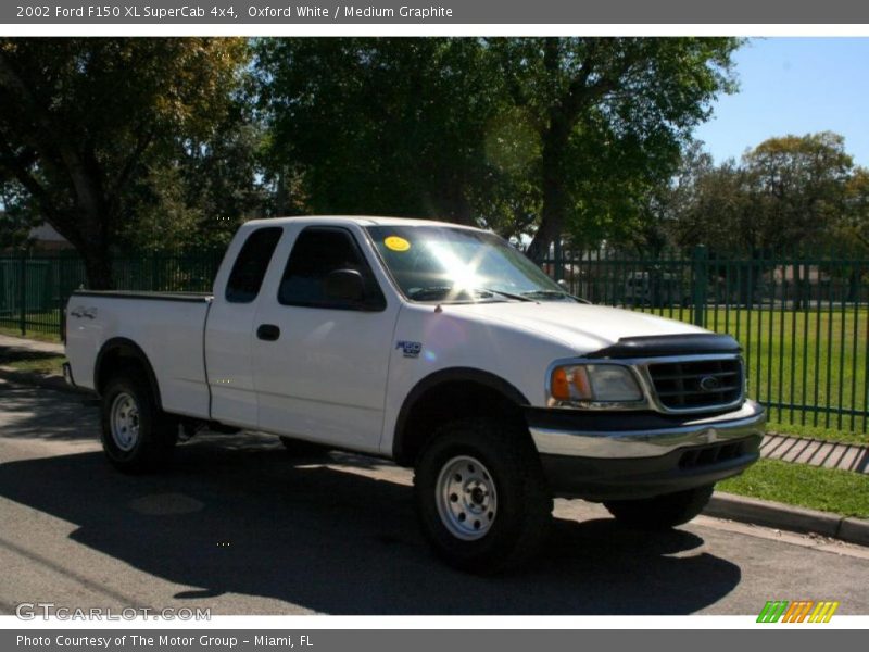 Oxford White / Medium Graphite 2002 Ford F150 XL SuperCab 4x4