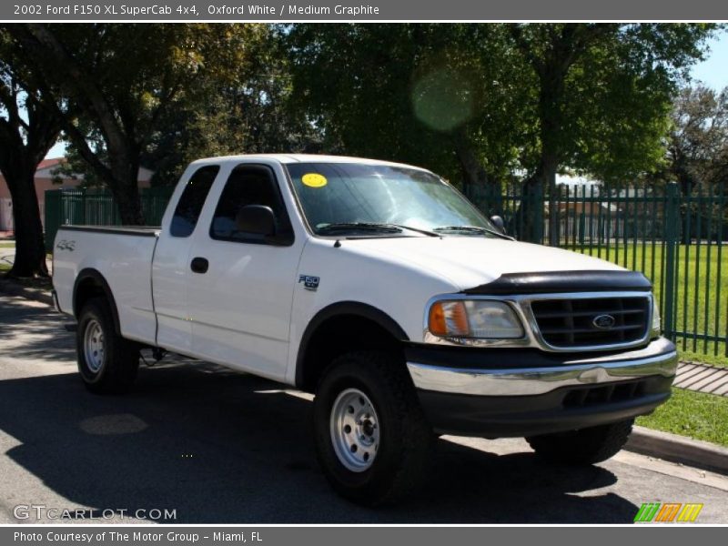 Oxford White / Medium Graphite 2002 Ford F150 XL SuperCab 4x4