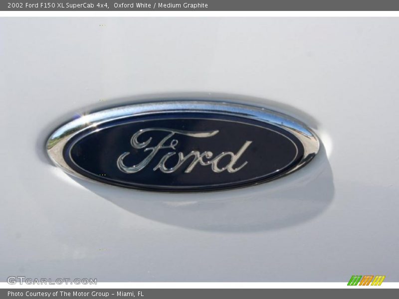 Oxford White / Medium Graphite 2002 Ford F150 XL SuperCab 4x4