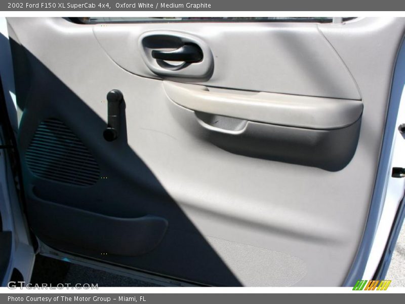 Oxford White / Medium Graphite 2002 Ford F150 XL SuperCab 4x4