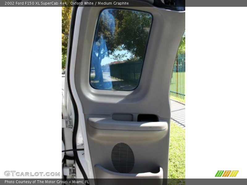 Oxford White / Medium Graphite 2002 Ford F150 XL SuperCab 4x4