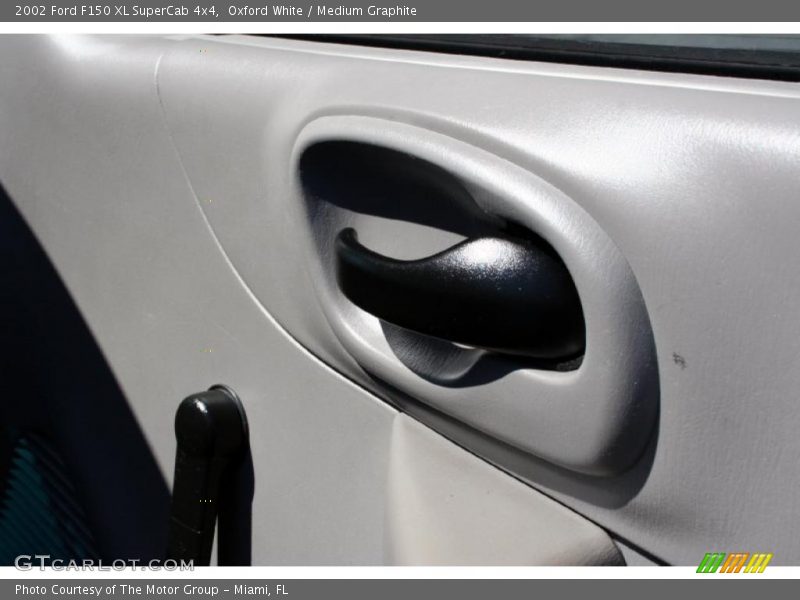 Oxford White / Medium Graphite 2002 Ford F150 XL SuperCab 4x4