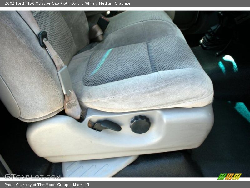 Oxford White / Medium Graphite 2002 Ford F150 XL SuperCab 4x4
