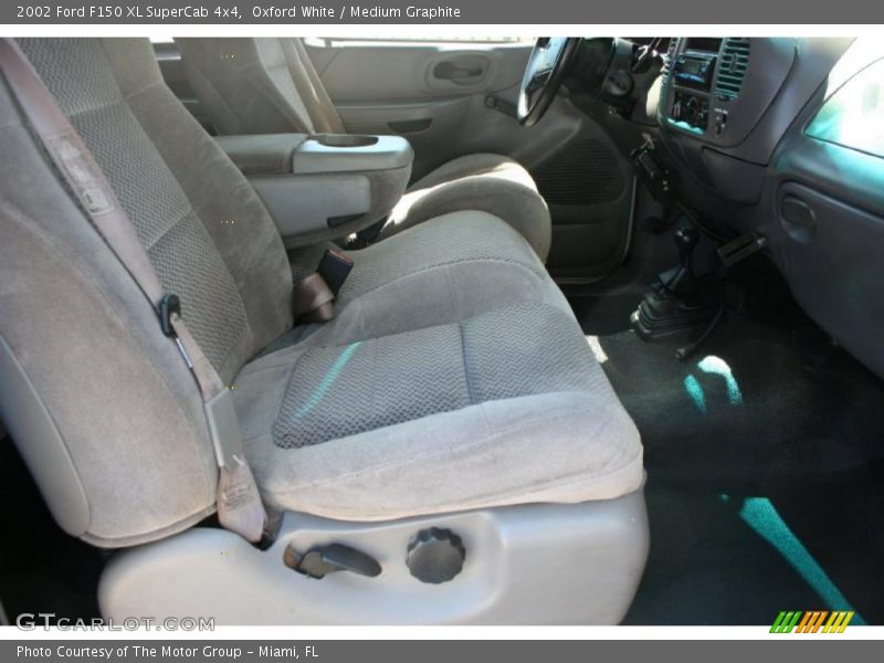Oxford White / Medium Graphite 2002 Ford F150 XL SuperCab 4x4