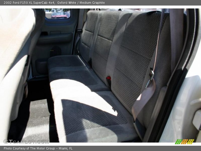 Oxford White / Medium Graphite 2002 Ford F150 XL SuperCab 4x4