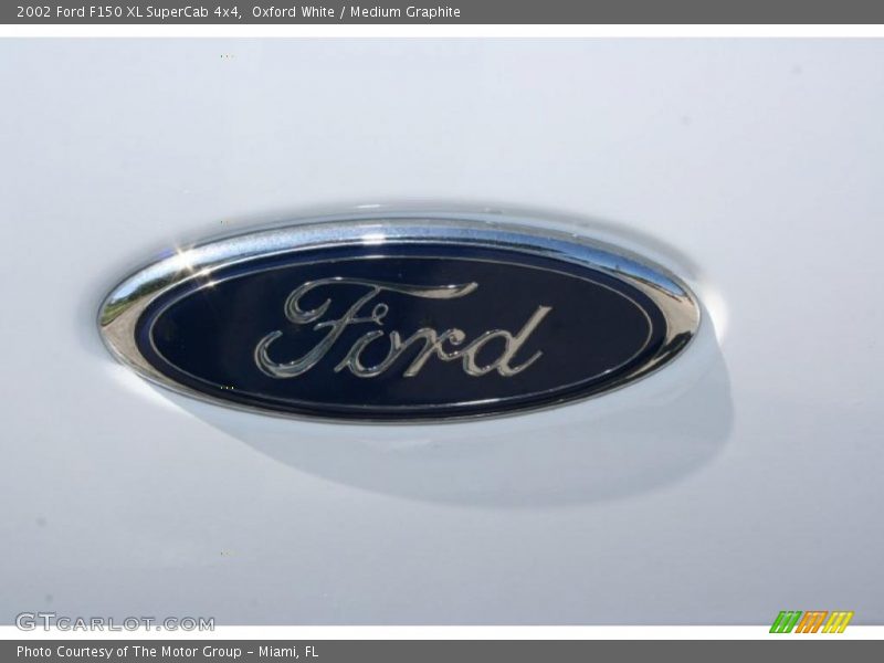 Oxford White / Medium Graphite 2002 Ford F150 XL SuperCab 4x4