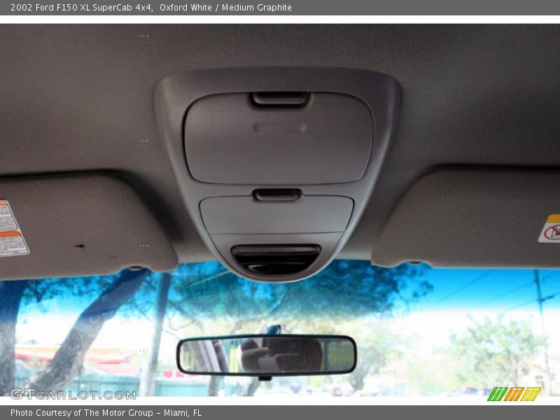 Oxford White / Medium Graphite 2002 Ford F150 XL SuperCab 4x4