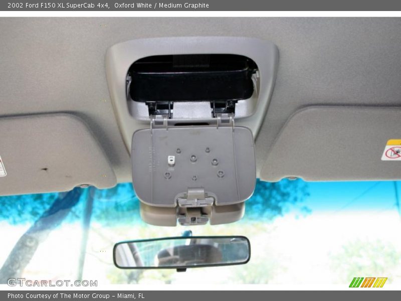 Oxford White / Medium Graphite 2002 Ford F150 XL SuperCab 4x4
