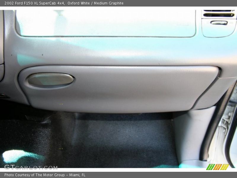Oxford White / Medium Graphite 2002 Ford F150 XL SuperCab 4x4
