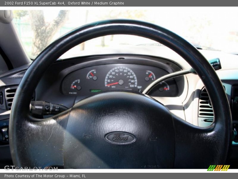 Oxford White / Medium Graphite 2002 Ford F150 XL SuperCab 4x4