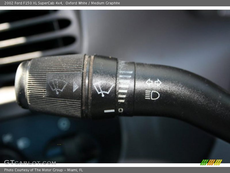 Oxford White / Medium Graphite 2002 Ford F150 XL SuperCab 4x4