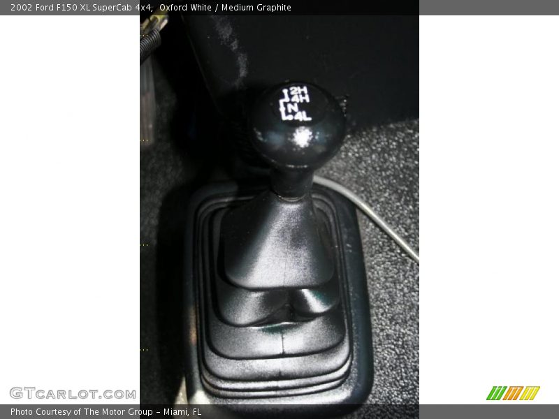 Oxford White / Medium Graphite 2002 Ford F150 XL SuperCab 4x4
