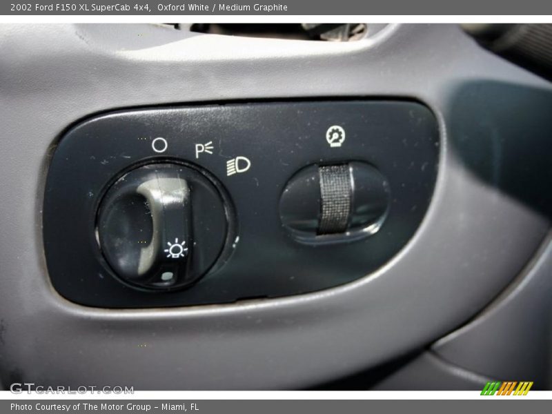 Oxford White / Medium Graphite 2002 Ford F150 XL SuperCab 4x4