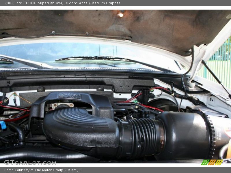 Oxford White / Medium Graphite 2002 Ford F150 XL SuperCab 4x4