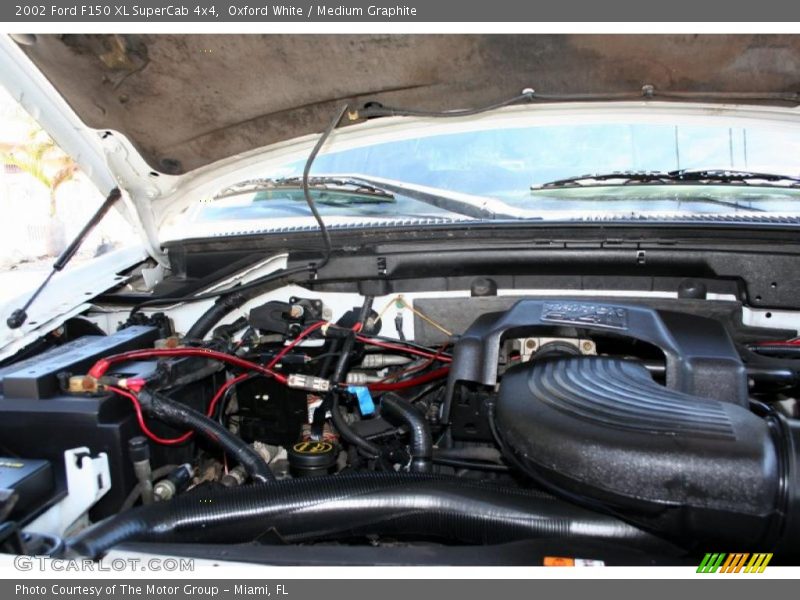 Oxford White / Medium Graphite 2002 Ford F150 XL SuperCab 4x4