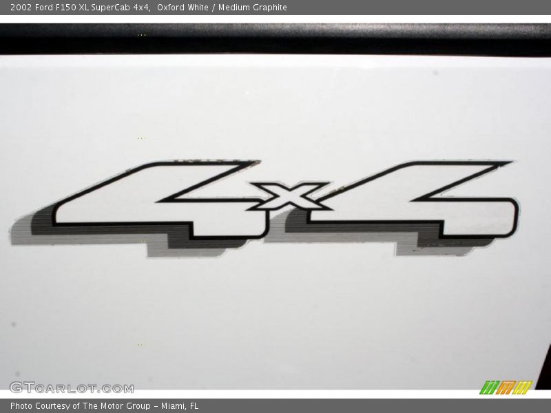 Oxford White / Medium Graphite 2002 Ford F150 XL SuperCab 4x4