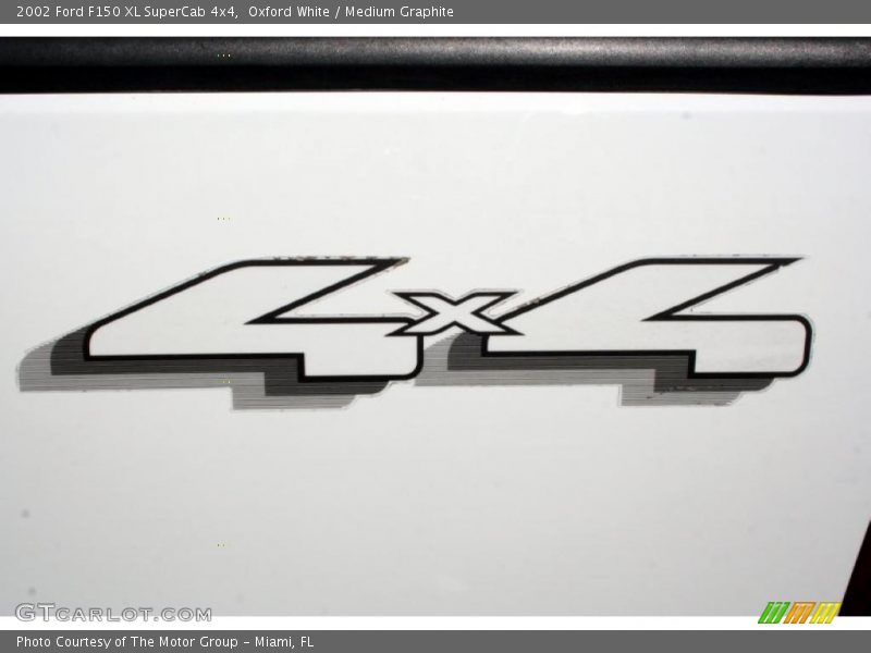 Oxford White / Medium Graphite 2002 Ford F150 XL SuperCab 4x4