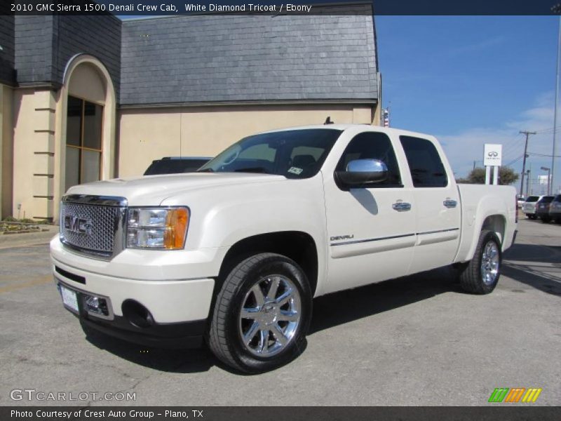 Front 3/4 View of 2010 Sierra 1500 Denali Crew Cab