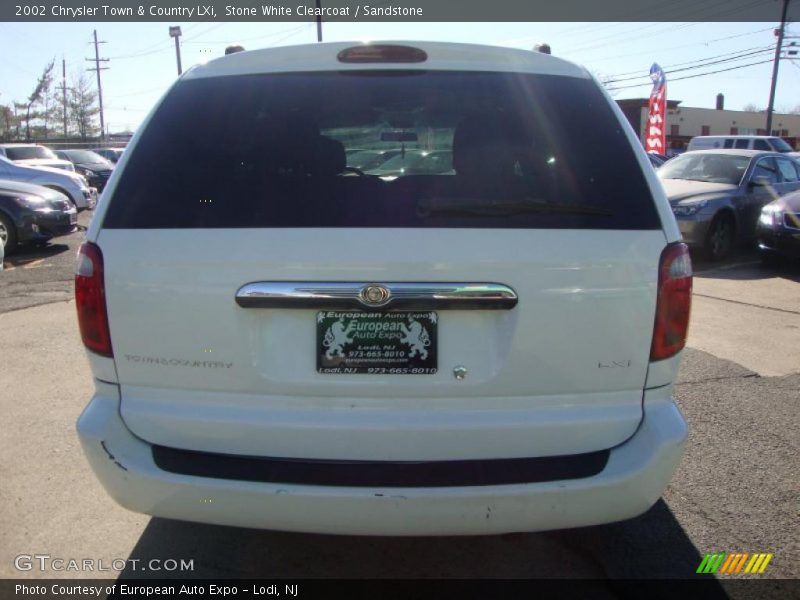 Stone White Clearcoat / Sandstone 2002 Chrysler Town & Country LXi