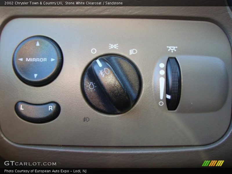 Controls of 2002 Town & Country LXi