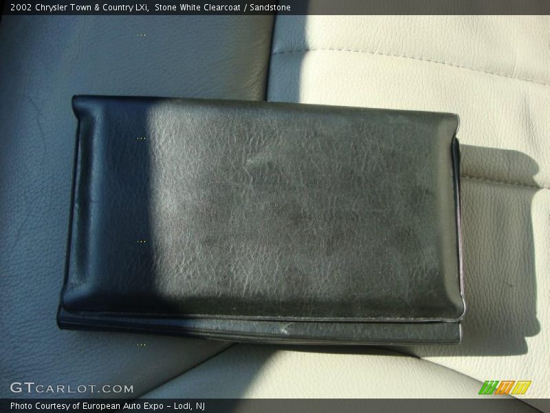 Stone White Clearcoat / Sandstone 2002 Chrysler Town & Country LXi