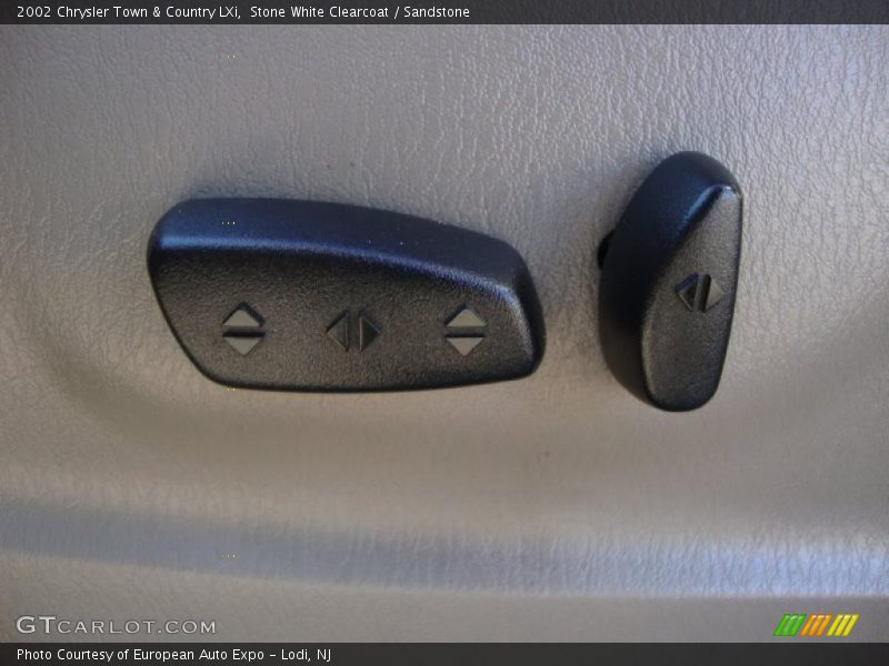 Stone White Clearcoat / Sandstone 2002 Chrysler Town & Country LXi