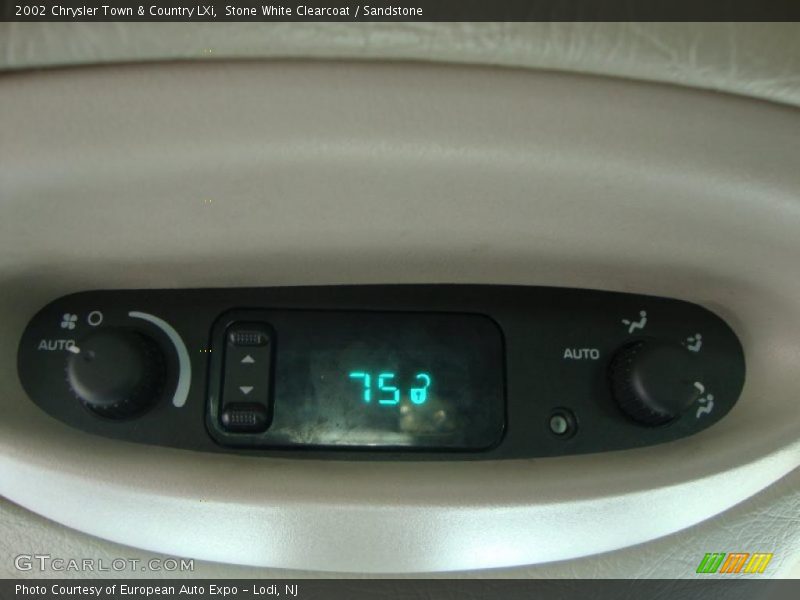 Stone White Clearcoat / Sandstone 2002 Chrysler Town & Country LXi