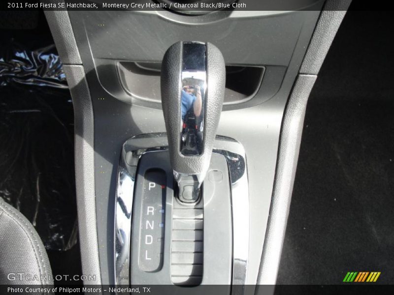  2011 Fiesta SE Hatchback 6 Speed PowerShift Automatic Shifter