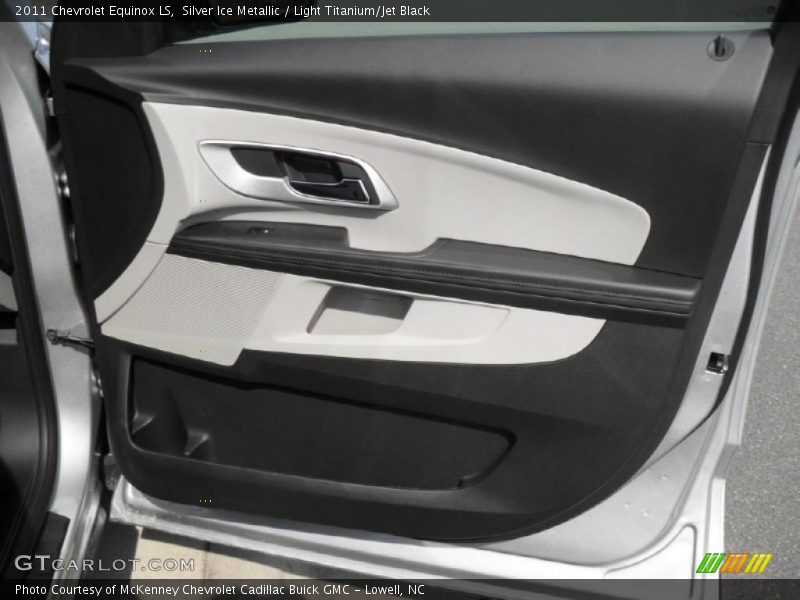 Door Panel of 2011 Equinox LS