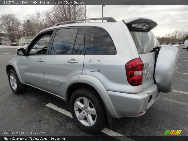 Titanium Metallic / Dark Charcoal 2005 Toyota RAV4 4WD