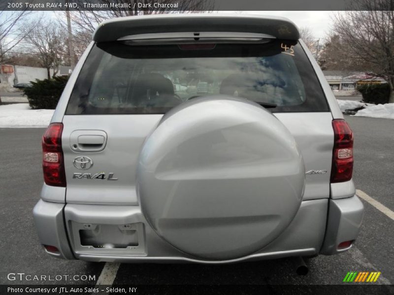 Titanium Metallic / Dark Charcoal 2005 Toyota RAV4 4WD