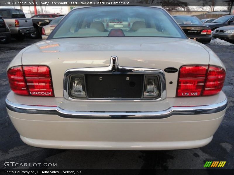 Ivory Parchment Pearl Tri-Coat / Medium Parchment 2002 Lincoln LS V8