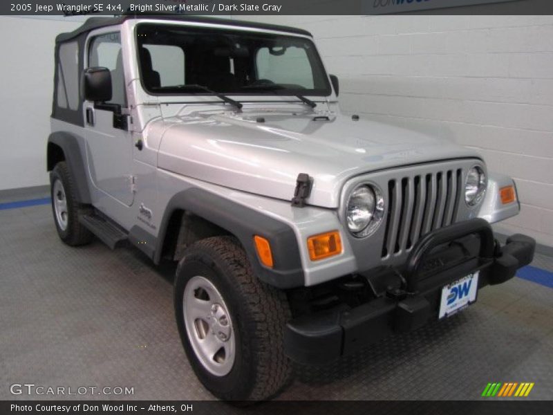 Bright Silver Metallic / Dark Slate Gray 2005 Jeep Wrangler SE 4x4