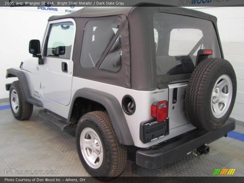 Bright Silver Metallic / Dark Slate Gray 2005 Jeep Wrangler SE 4x4