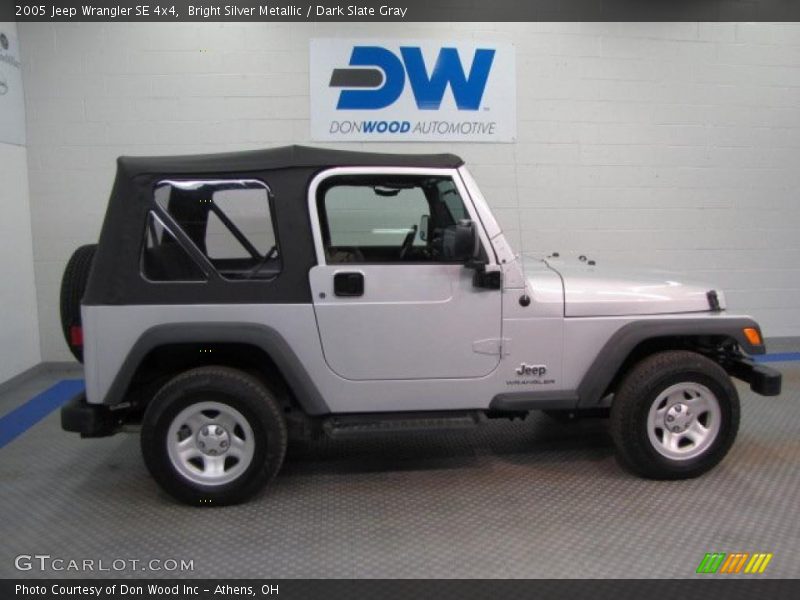 Bright Silver Metallic / Dark Slate Gray 2005 Jeep Wrangler SE 4x4
