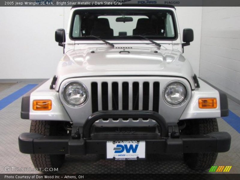 Bright Silver Metallic / Dark Slate Gray 2005 Jeep Wrangler SE 4x4