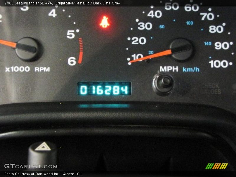Bright Silver Metallic / Dark Slate Gray 2005 Jeep Wrangler SE 4x4