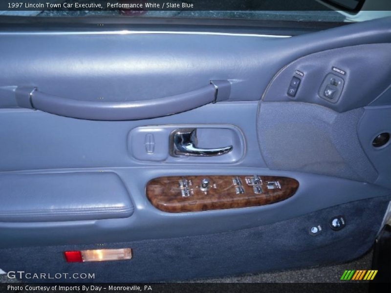 Performance White / Slate Blue 1997 Lincoln Town Car Executive