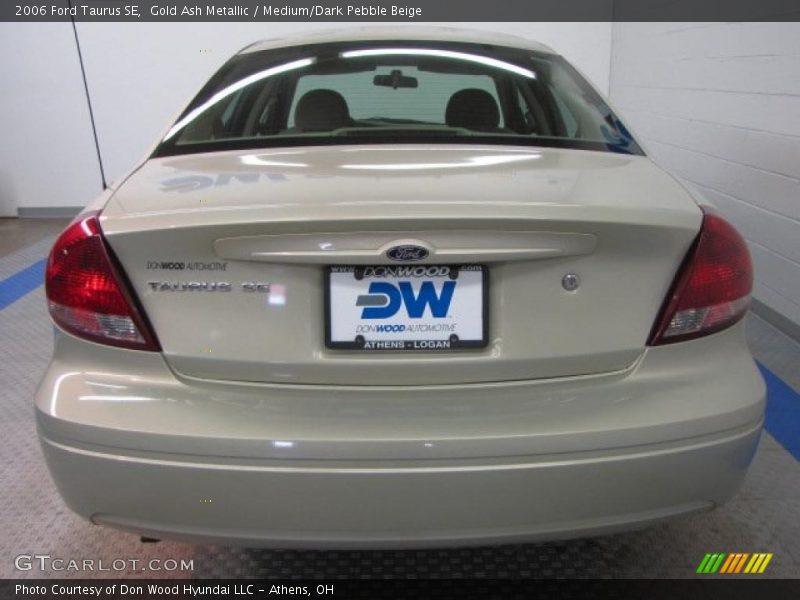 Gold Ash Metallic / Medium/Dark Pebble Beige 2006 Ford Taurus SE