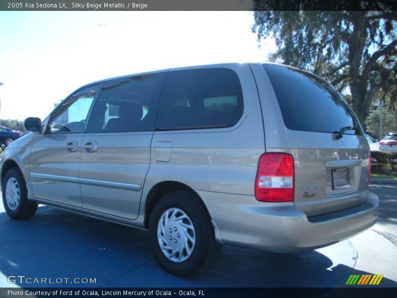 Silky Beige Metallic / Beige 2005 Kia Sedona LX