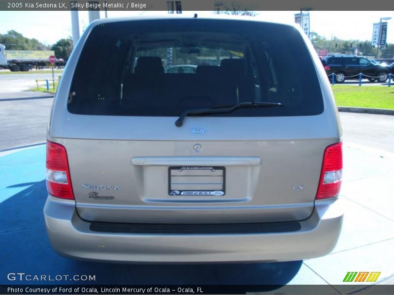 Silky Beige Metallic / Beige 2005 Kia Sedona LX