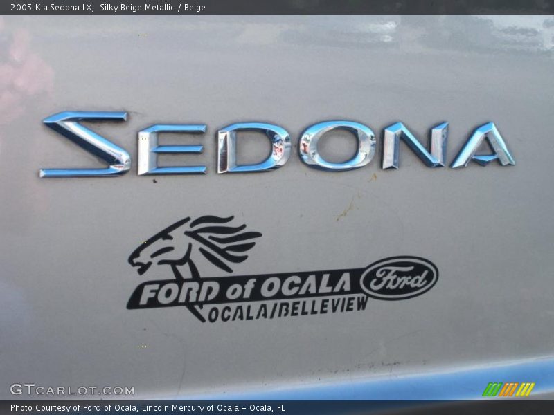 Silky Beige Metallic / Beige 2005 Kia Sedona LX