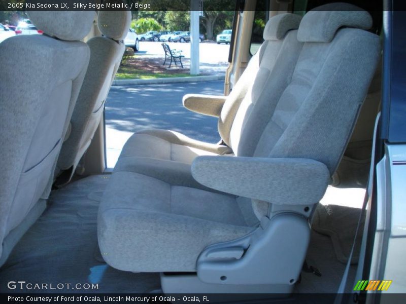 Silky Beige Metallic / Beige 2005 Kia Sedona LX
