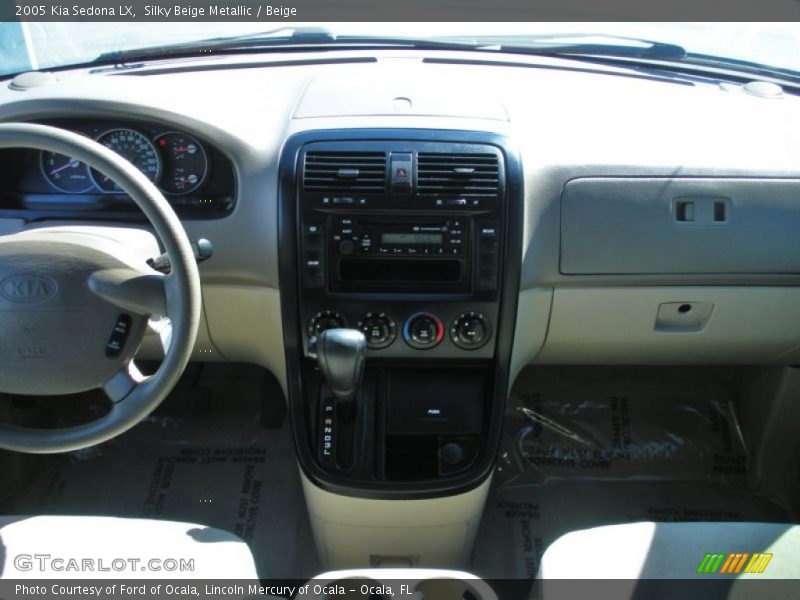 Silky Beige Metallic / Beige 2005 Kia Sedona LX