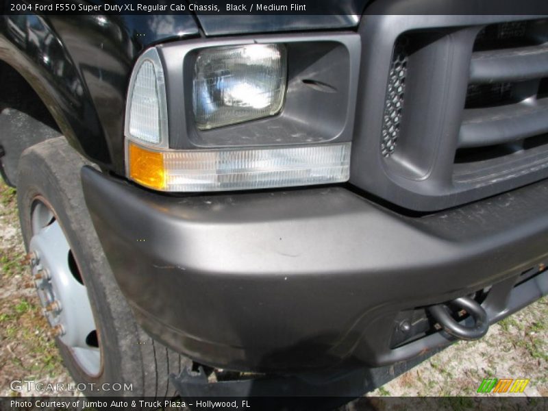 Black / Medium Flint 2004 Ford F550 Super Duty XL Regular Cab Chassis