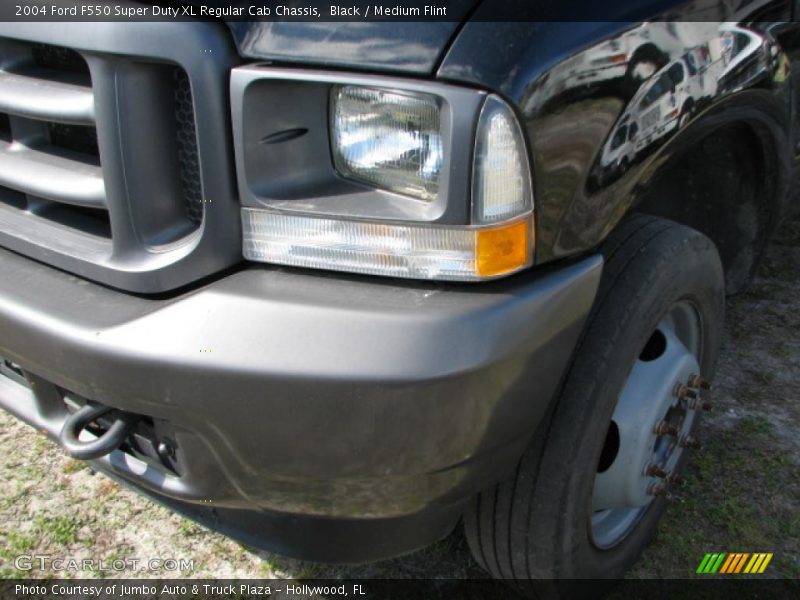 Black / Medium Flint 2004 Ford F550 Super Duty XL Regular Cab Chassis